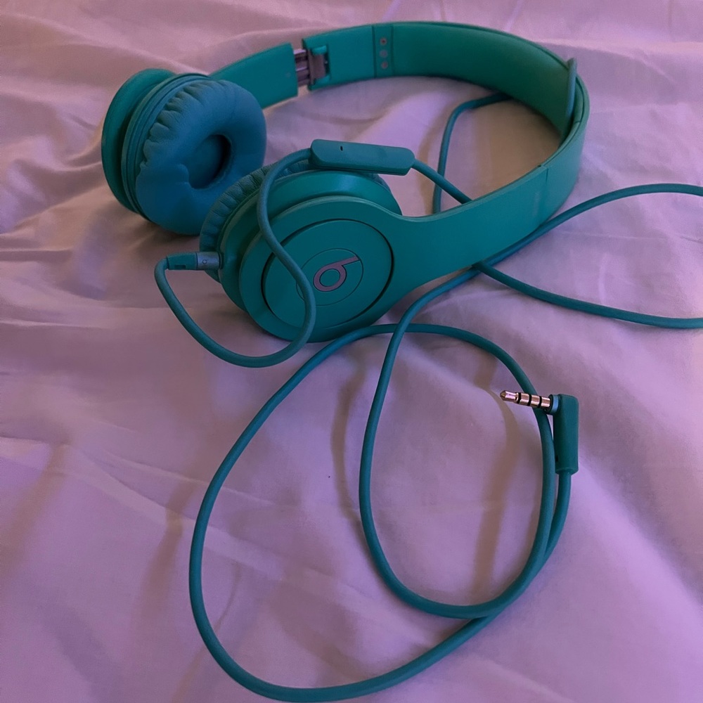 Teal beats